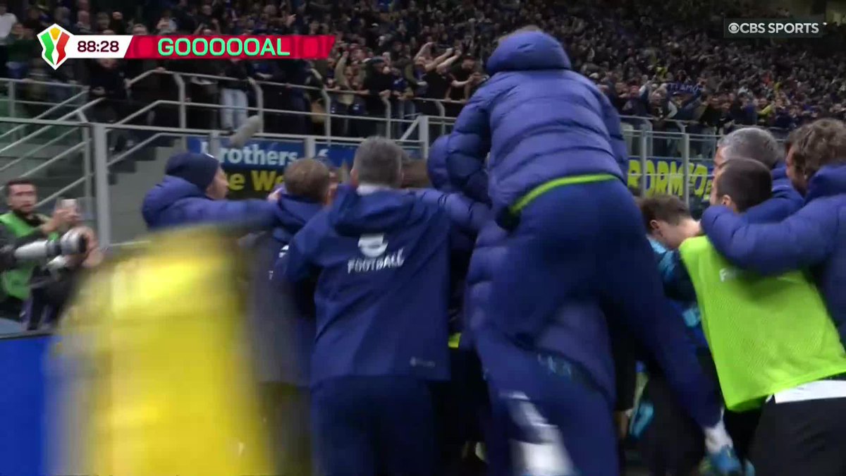 WHAT JUST HAPPENED AT SAN SIRO 🇮🇹 86’ Hakan Çalhanoğlu’s brace levels it for Inter 🤯 89’ Petar Sučić scores the winning goal to send Inter to the Coppa Italia final 🏆