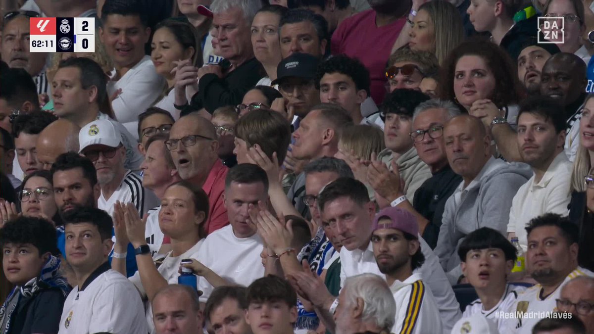 La reacción del Bernabéu en el cambio de Camavinga #LALIGAenDAZN ⚽