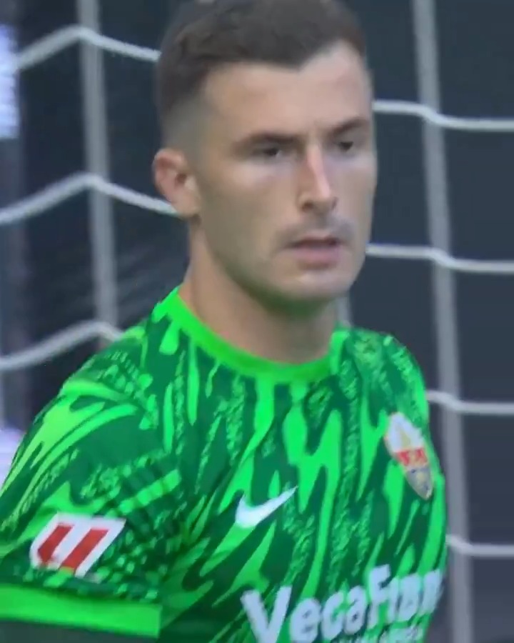 Inaki Pena tem o perfil ideal de goleiro reserva.