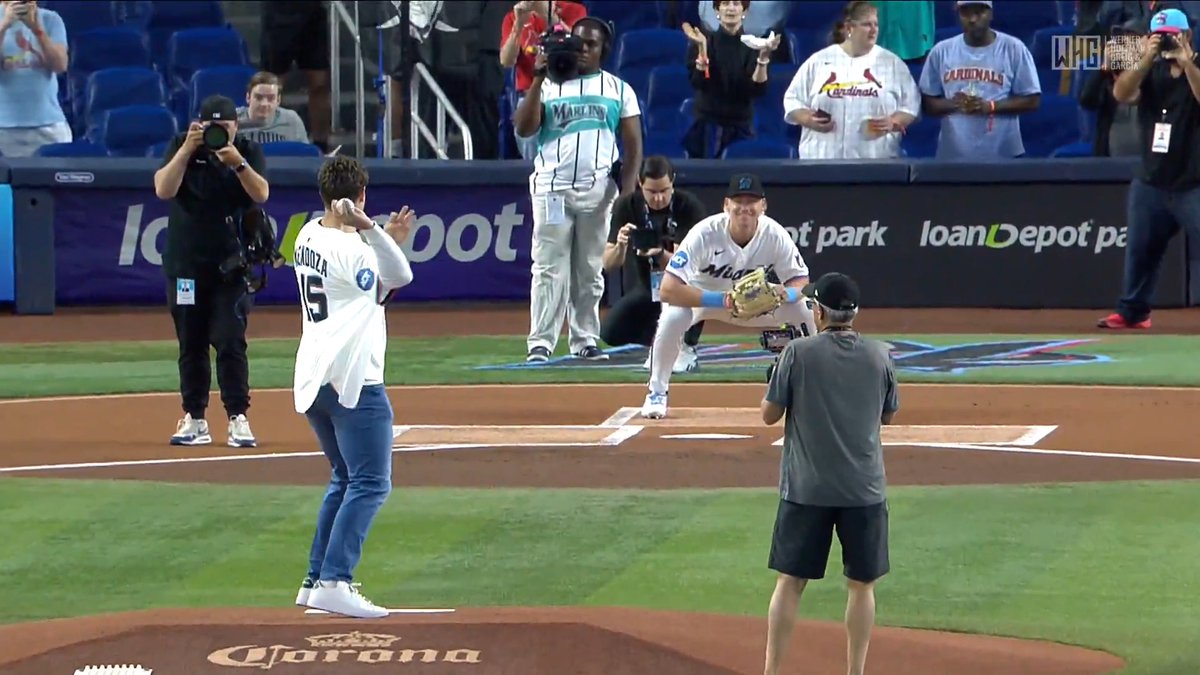 Heisman Trophy winner and national champion Fernando Mendoza tossed out the first pitch prior to tonight's Miami Marlins game!
