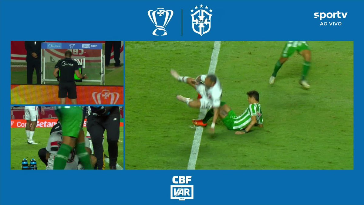Diogo Barbosa, do Juventude, foi expulso após dar essa entrada em Luciano, do São Paulo. 📽️sportv / ge