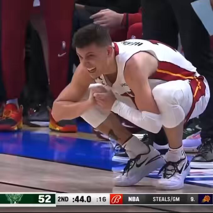 When Tyler Herro attempted a 3PT shot while his hand was broken. I thought he made it for a second😭