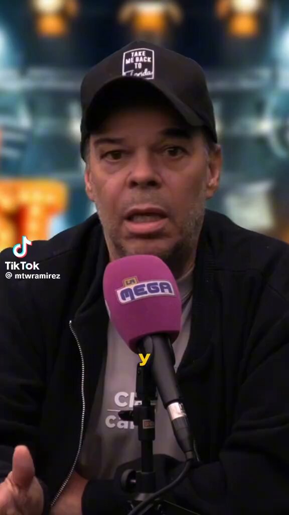 Mateo, te pasaste y lo sabes. “Juancho esa platica que te ganaste esas semanas se la debes al fandom de Alejo” jajajaj la cara de Juancho es arte. #LaCasaDeLosFamososCol #LaCasaDeLosFamososCol3