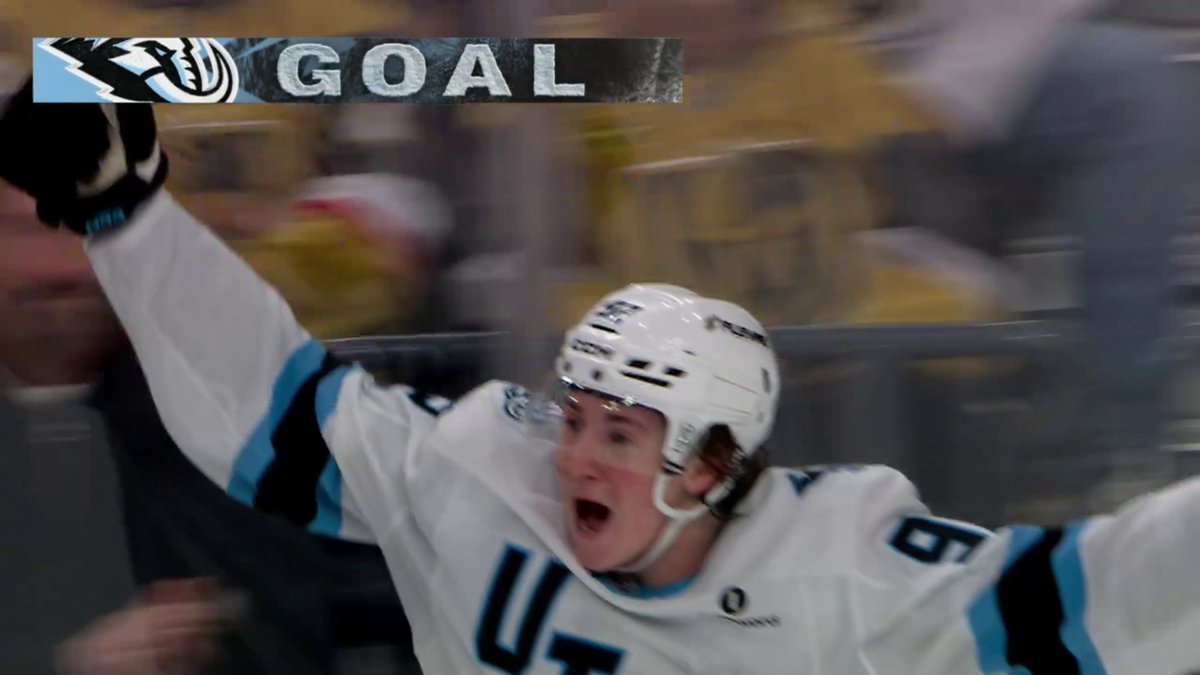 LOGAN COOLEY PUTS THE MAMMOTH AHEAD IN THE THIRD 🥶