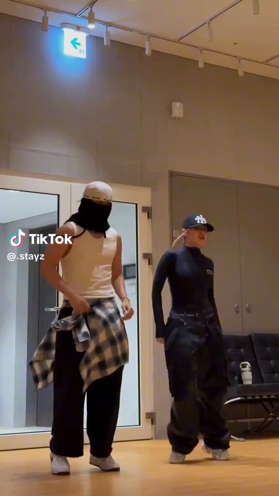 The way Taehyung doesn’t hop on viral trends he creates them