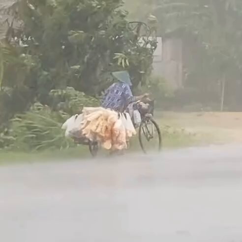 tuhan menguatkan langkah dan melembutkan hati mereka yang jadi tulang punggung keluarga 🥹🌹