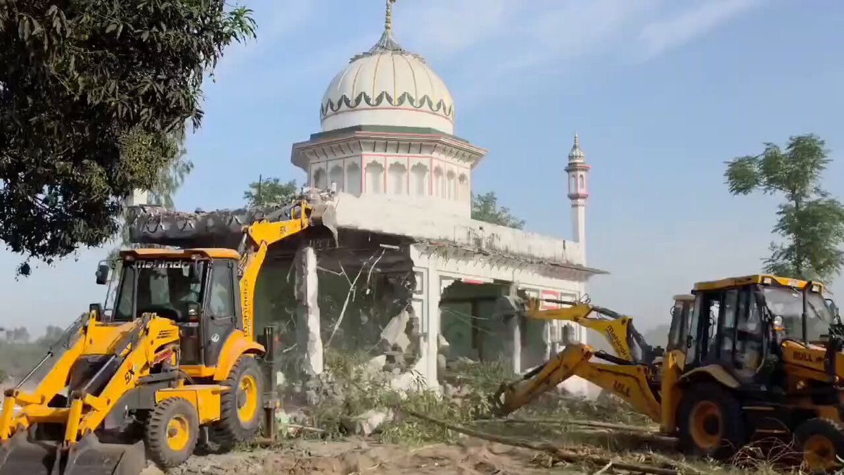 🚨BIG! ILLEGAL Shrine on Govt land DEMOLISHED IN HARIDWAR 💥 ~ Post-demolition, NO ANCIENT REMAINS found beneath, claims fall flat. Over 600+ illegal structures removed across Uttarakhand, 11,000+ acres of govt land reclaimed by Dhami Govt🔥