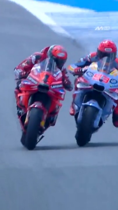 Just two #MotoGP World Champs delivering an absolute epic 🔥⚔️ #SpanishGP 🇪🇸