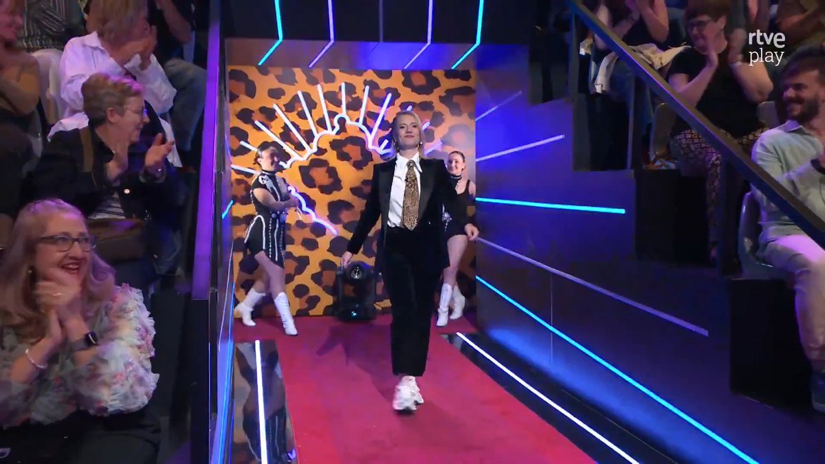 'Al cielo con ella' - con Henar Álvarez - fue la oferta MÁS CONTACTADA de su franja global con 2.476.000 espectadores únicos este martes en La 1. 📢 Se impone como el late show más visto de la noche. 📢 Silvia Intxaurrondo y Loles León visitaron el programa. Vuelve a verlo completo en RTVE Play. #Audiencias #ImparablesRTVE
