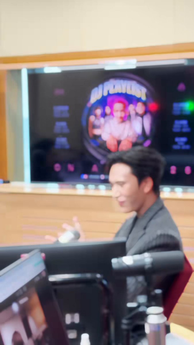 ขอบคุณทุกคนนะค้าบที่ติดตาม GEMINI มาตลอดทั้งวันของการเดินสาย ฝากเพลง Dangerous เพลงใหม่สุดร้อนแรงของผมไว้ด้วยนะค้าบ~ ❤️‍🔥🔥 📺YouTube : RISER MUSIC 🔗 #DangerousGEMINI_Presstour #DangerousGEMINI #GEMINI_NT #RISERMUSIC