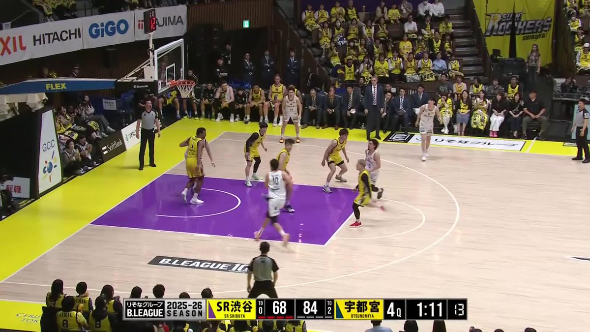 4/22(水) SR渋谷戦 試合終了 ブレックス 86 - 68 SR渋谷 #6 比江島がオフェンスリバウンドを奪って、巧みに得点。 #13 渡邉と#25 ニュービルが3Pシュートを決めると、#7 小川がリングにアタックして得点。 #13 渡邉のアシストから#10 竹内が得点し、86-68で勝利！ 本日も勝利の後押しをありがとうございました！ ▼バスケットLIVE #BREXNATION #Transcend #BREX