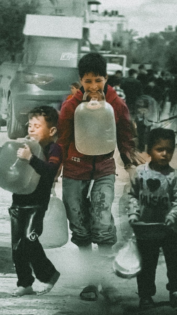 Dünyanın en ağır yükü Gazzeli çocukların omzunda…