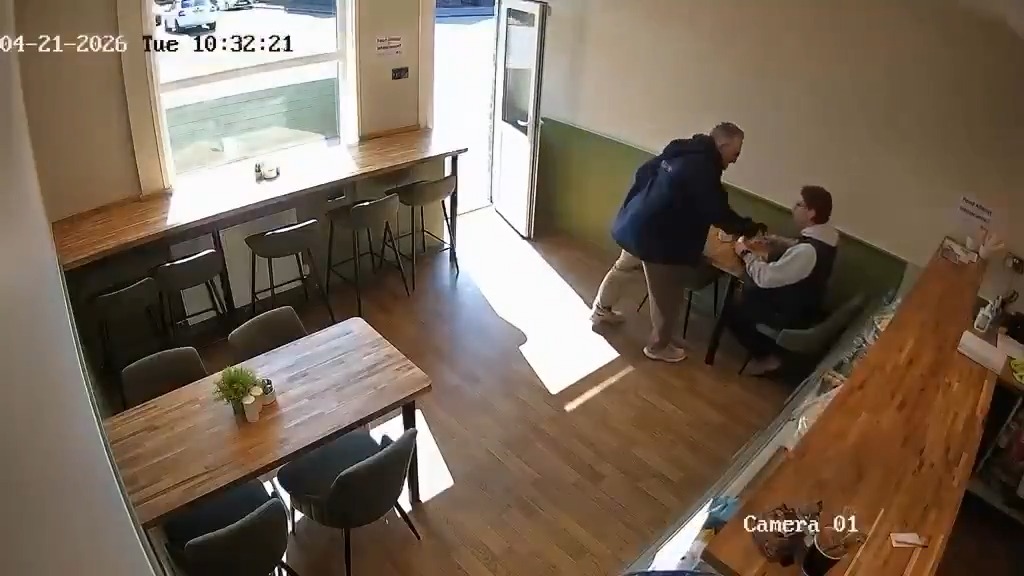 A man in his 50s has been arrested after he reportedly randomly stabbed 2 people in Bolton, United Kingdom yesterday. 1. Based on the defensive reaction here - I'd say he missed the guy's heart but likely not by much. 2. Adrenaline is a hell of a drug. The victim here was running on a high dose for sure. Prepare accordingly... #bolton #england #manchester #crime #knife #WTF #failedstate #urban