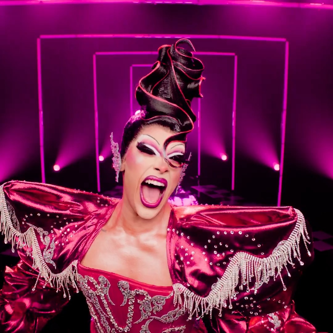 From the City of Angels, make room for Salina EsTitties! 🌟 Salina returns for #AllStars11 – streaming MAY 8 on Paramount+!