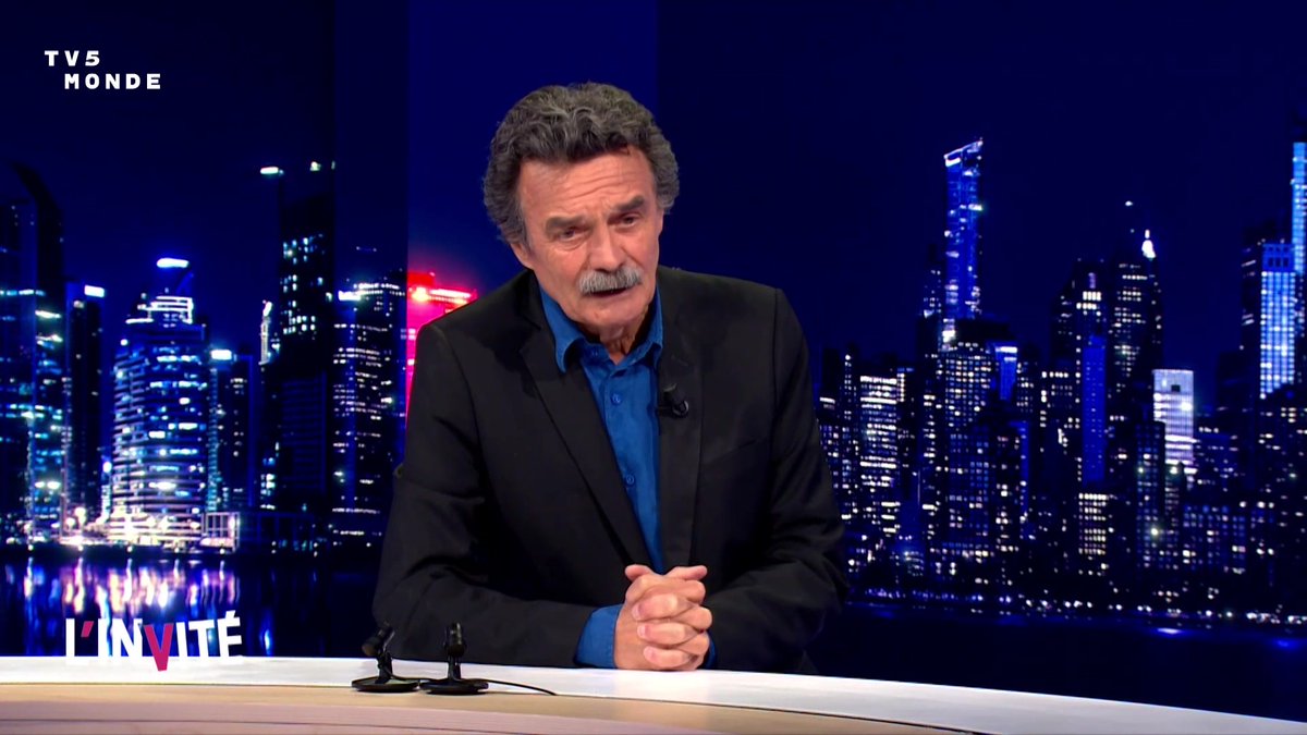 "Macron est un fondé de pouvoir de milieux d'affaires" Edwy Plenel sur @tv5monde pour son livre "La démocratie n'est pas l'élection" Éditions du Seuil #Macron #Plenel Mediapart #Médiapart #Trump #Poutine