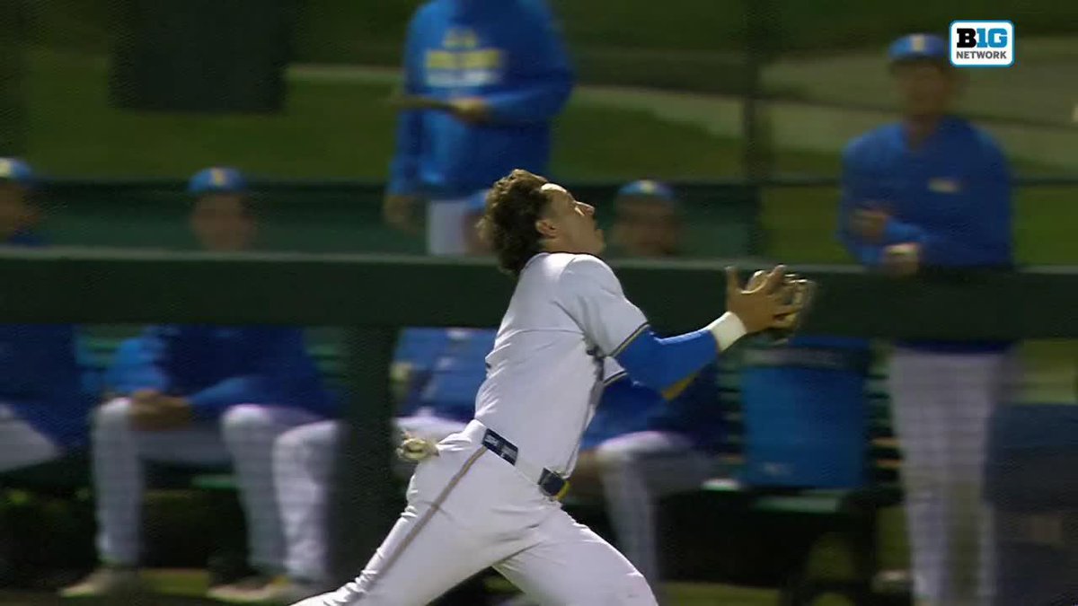 UCLA Shortstop Roch Cholowsky showed off the range on this play 😱 (🎥: @B1GBaseball)