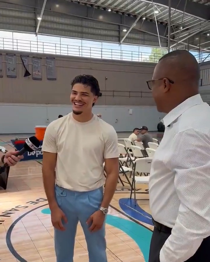 When Xander Zayas reunited with his childhood hero Felix “Tito” Trinidad for the first time since he was 6 🇵🇷🥹