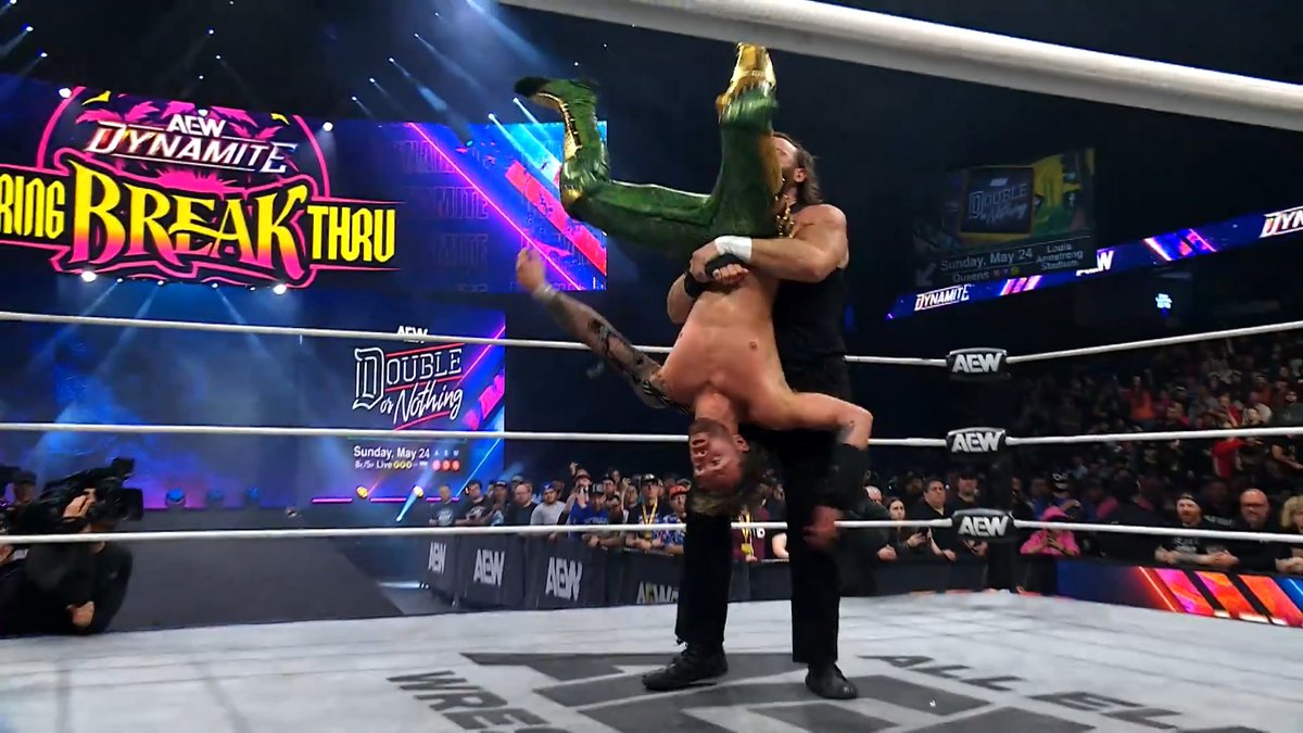 #AEWDynamite LIVE COAST-TO-COAST Early West Coast Start Time 8e/7c/6m/5p, TBS + HBO Max TONIGHT! Will Ospreay • ウィル・オスプレイ vs dunkzilla - マーク・デイビス After Mark Davis brutalized his former friend and partner Will Ospreay on behalf of The Invisible Hand Family, they'll battle 1-on-1, TONIGHT!
