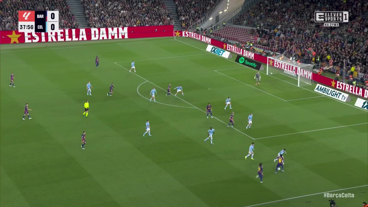 𝐘𝐀𝐌𝐀𝐋 𝐙 𝐊𝐀𝐑𝐍𝐄𝐆𝐎! ⚽🎯 Najpierw wywalczył jedenastkę, a później pewnie ją wykorzystał 🔥 Jednak przy okazji doznał urazu 😱 #lazabawa 🇪🇸