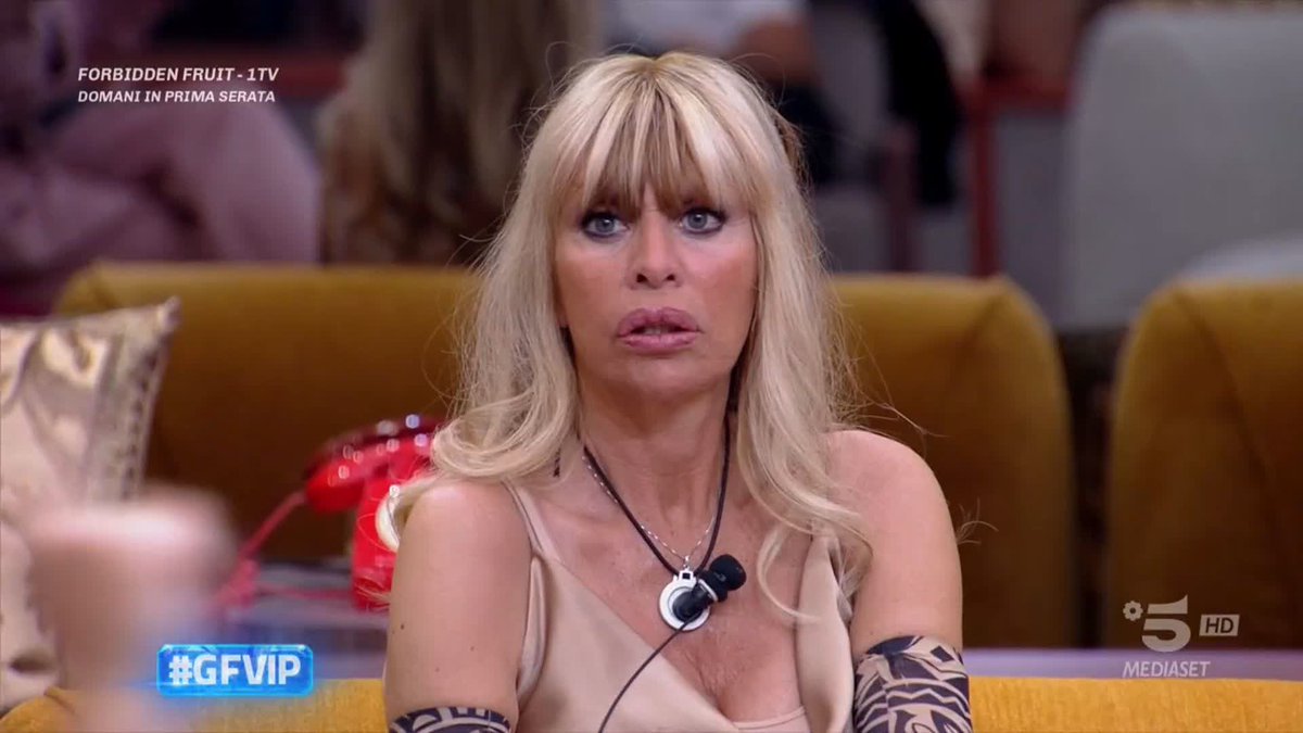 “sono molto insicura” 1 secondo dopo passa a dire “sono una ballerina come todaro da 7 anni” MI PISCIO SOTTO 😭😭😭😭 #gfvip