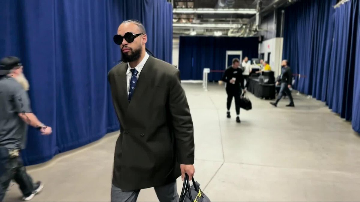Dillon Brooks suited for Game 2 in OKC 💼 Suns-Thunder | 9:30 ET on ESPN and the ESPN App ⚡