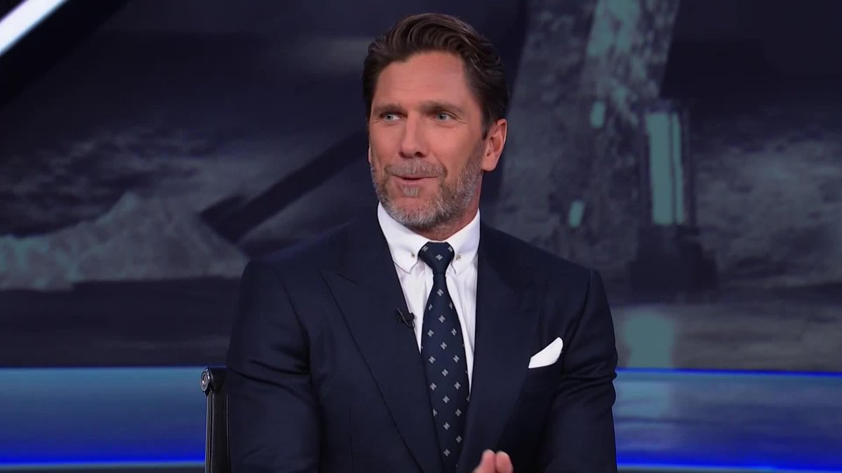 Hank talks about his wild experiences playing playoff hockey in Philly 😂