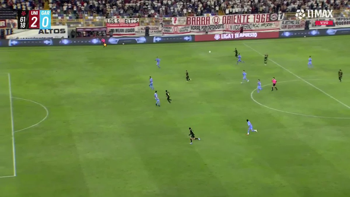 PENAL DE ZUBCZUK A JAIRO CONCHA #Universitario vs #Garcilaso 📺 Conoce cómo ver L1MAX en vivo 👉 #L1MAX #Liga12026