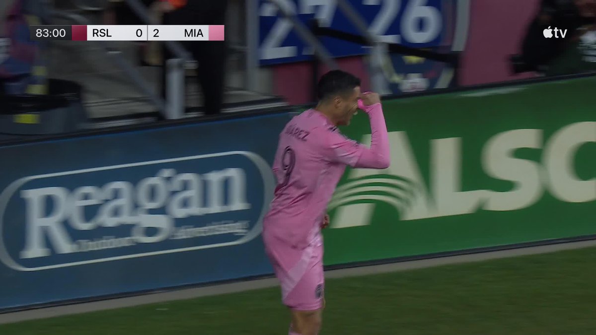 — ¿Por qué siempre dices que la clase NUNCA se pierde? LUIS SUÁREZ MARCANDO ESTE GOLAZO CON 39 AÑOS DE EDAD: