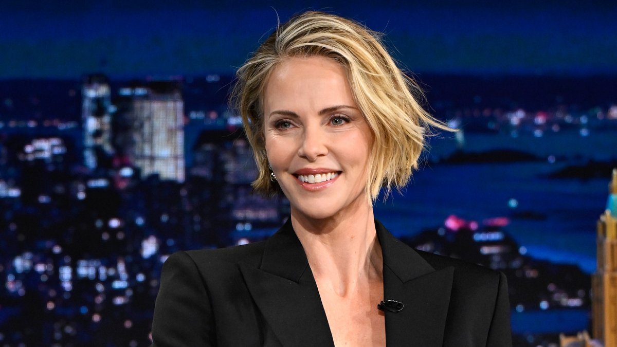 Charlize Theron’s (Charlize Theron) daughter is her toughest critic 🤣 #FallonTonight