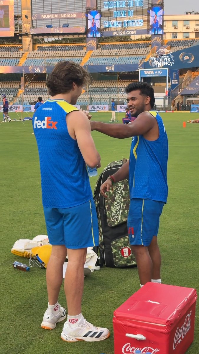 50% banter, 50% chaos = 100% buddies 💛 DB 🫂 Kartik #WhistlePodu #MIvCSK