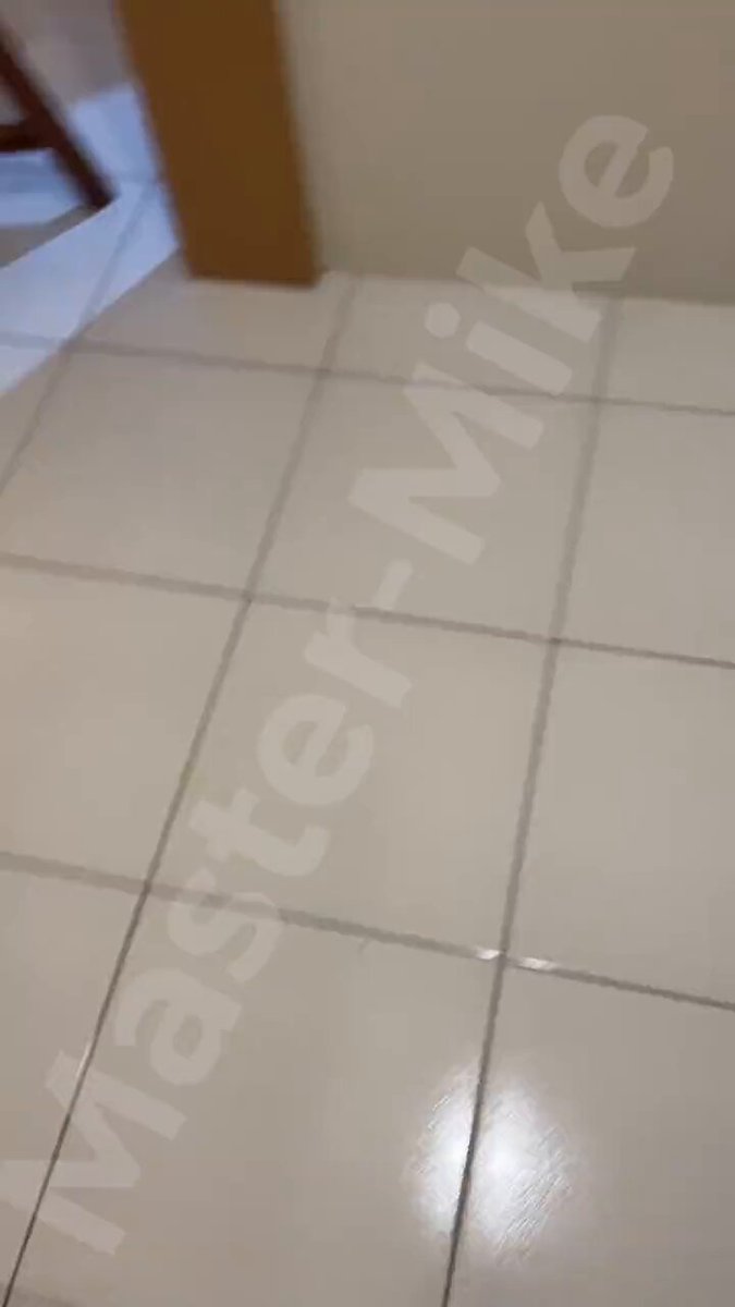 看这骚奴扭曲的身体、痛与兴奋的交流！ 胀大的奶头，鞭打到红肿的阴唇，翻开让推友看个清楚！ #母狗 #反差 #肉便器 #sp #分腿 #反差婊 #夹奶头 （因平台不能发完整版，完整版视频看置顶或个人资料）