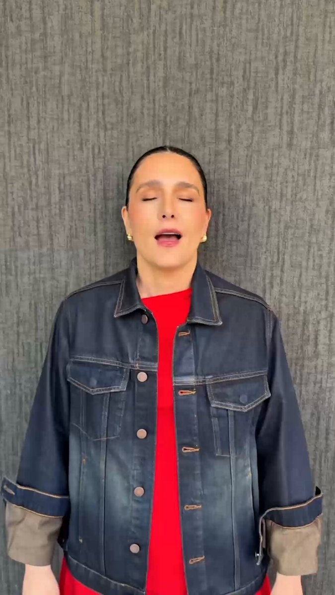 I am so close to getting a No.1 album. I appreciate you all so so much - thank you for all of your support this week. You have already gone above and beyond but we have until midnight tonight to get Superbloom to No.1!!!!!