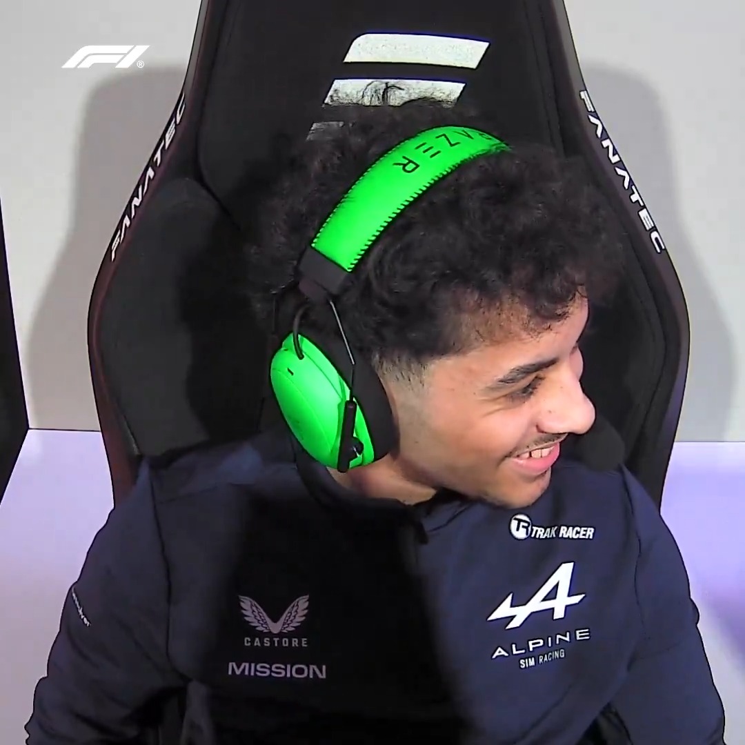 How CLOSE was that! 😱🤏 Otis Lawrence secures pole position for Round 6 of the F1 Sim Racing Championship at Silverstone by +0.005s from Thomas Ronhaar 💨 #F1 #F1Esports