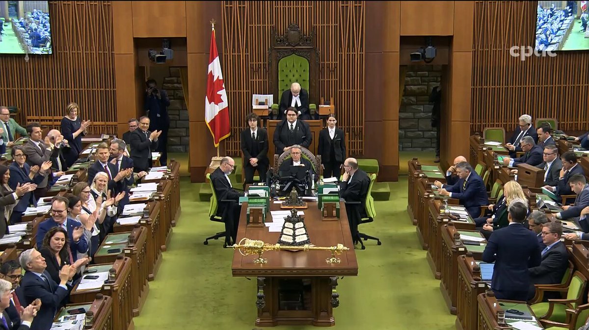 🚨WATCH: A flustered Pierre Poilievre tries to twist things around on Minister Patty Hajdu. She gives it right back to him! He’s way out of his league. #cdnpoli