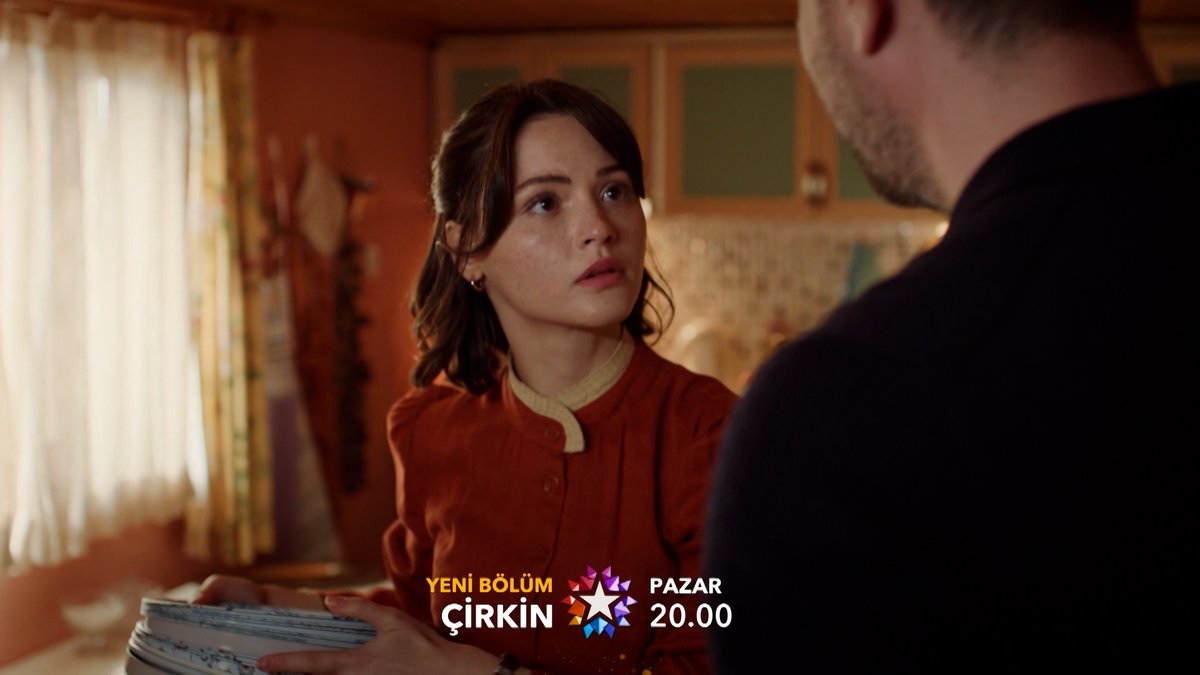 "Dostlarına dikkat etmezsen, bu işin sonunda yanan sen olacaksın." #Çirkin yeni bölüm 2. tanıtımı! 5. bölüm pazar 20.00'de Star'da! ÇİRKİN