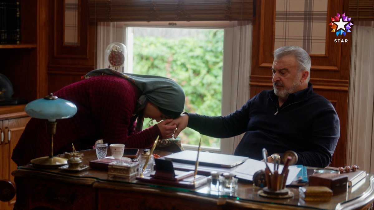 Kizim kocasından para almayı aklına bile getirmiyor bileğinin hakkıyla kendi parasini kazanıyor 🥹🙏🏼 tabi kayinbabamiz da bu bölüm bizi şaşırtmaya devam ediyor inşallah Dicleme çok iyi bir baba olursun Esat Agam 😭 #SevdiğimSensin #DicEr