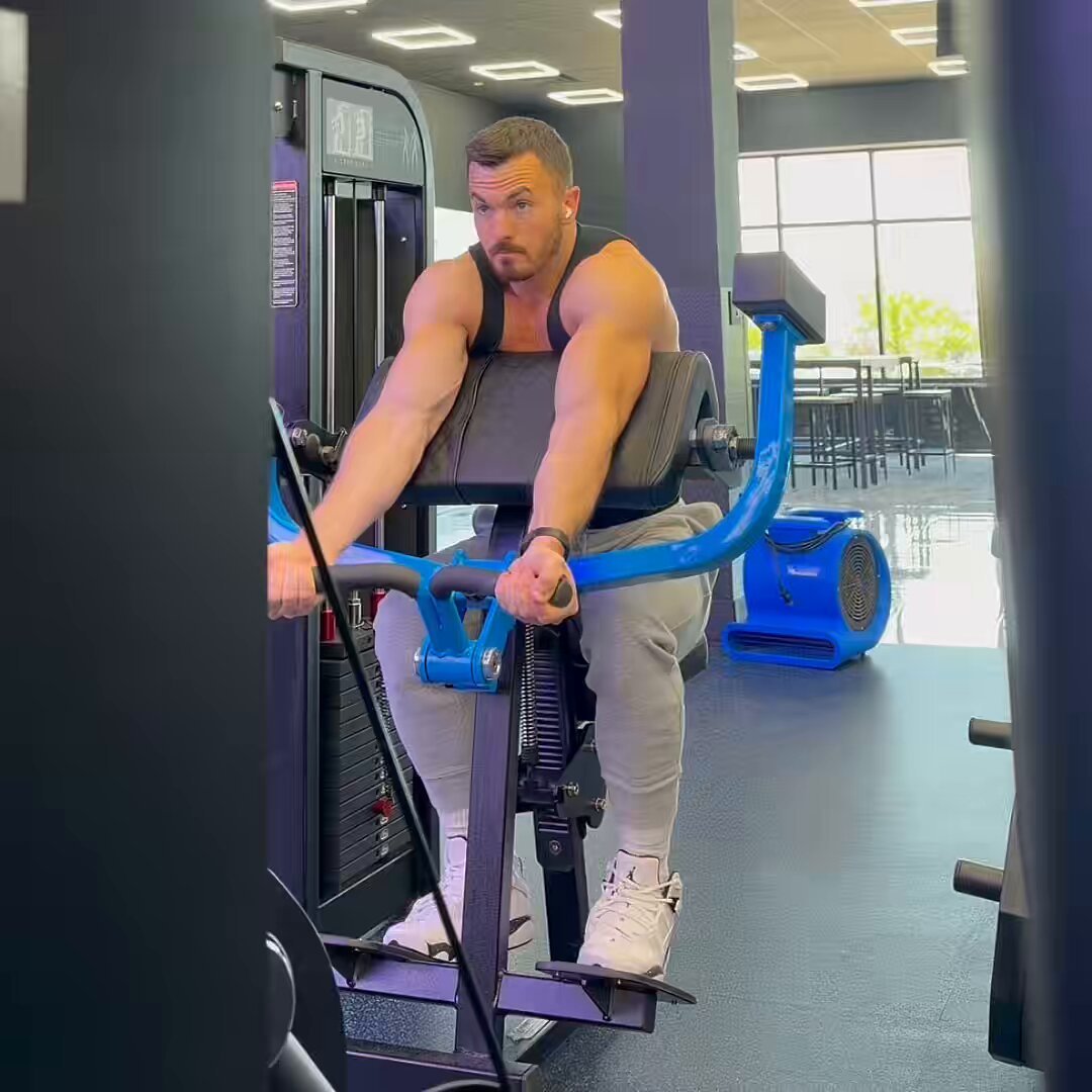 The BEST thing you can do for Arms: • 2-3 Sets of Seated Incline Cable Tricep Push-Downs • 2-3 Sets of Seated Supinated Dumbbell Curls w/ Upper Arm Support • 2-3 Sets of Seated Machine or Cable Overhead Tricep Extensions • 2-3 Sets of Seated Dumbbell Hammer Curls w/ Upper Arm Support Then, 72-96 hours later… • 2-3 Sets of Dip Machine • 2-3 Sets of Machine or Cable Preacher Curls • 2-3 Sets of Seated Incline Cable Tricep Push-Downs • 2-3 Sets of Seated Dumbbell Hammer Curls w/ Upper Arm Support All sets in the 5ish to 10ish rep range using good-great technique All sets end when failure is reached or is at least approaching