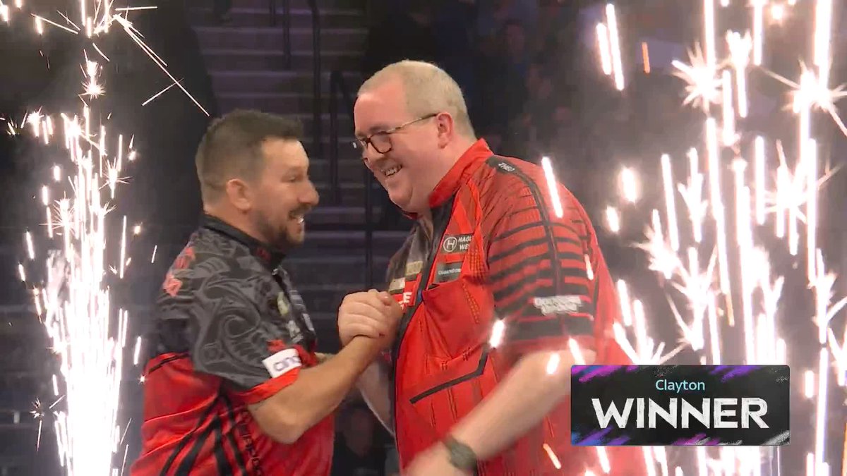 CLAYTON PIPS BUNTING 🐿️ Darting drama in a last-leg decider in Liverpool! Jonny Clayton denies home hero Stephen Bunting in a dramatic 6-5 win to set up a semi-final clash with Gian van Veen! 📲 #PLDarts | QF2