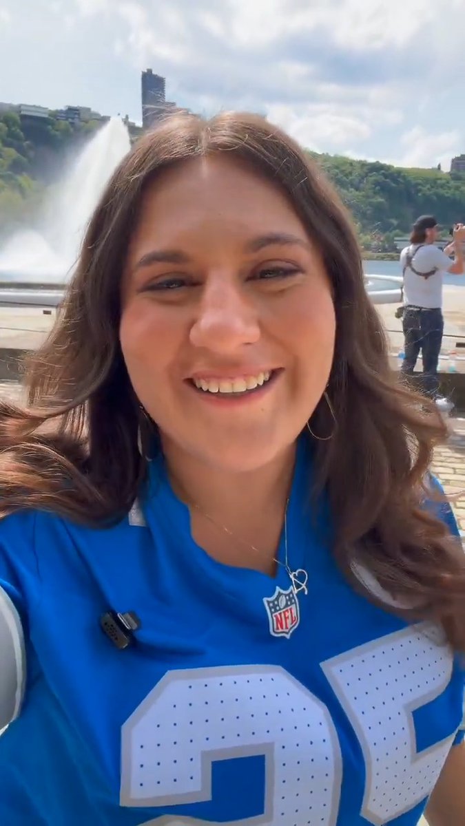 🇧🇷 Our 2025 International Fan of the Year Beti (The lions girl 🇧🇷) checking in live from the #NFLDraft