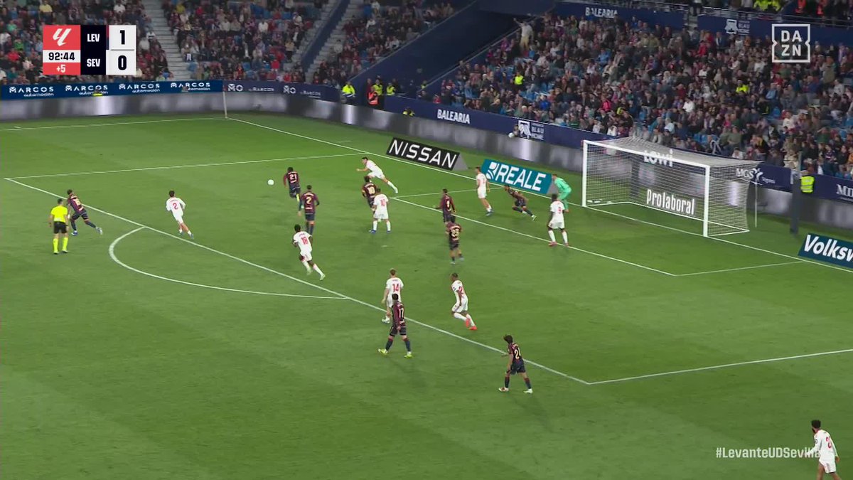 ✨ ¡SUEÑA, CLARO QUE SUEÑA! ⚽ El doblete de Iván Romero hace soñar al Levante con la permanencia. #LALIGAenDAZN ⚽️