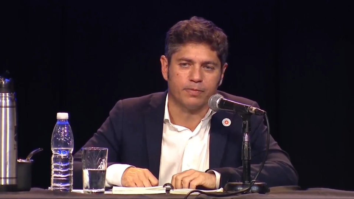 "Yo le diría al presidente, menos escuela austríaca y más escuela pública argentina." Axel Kicillof en el lanzamiento del mdf educación en Avellaneda