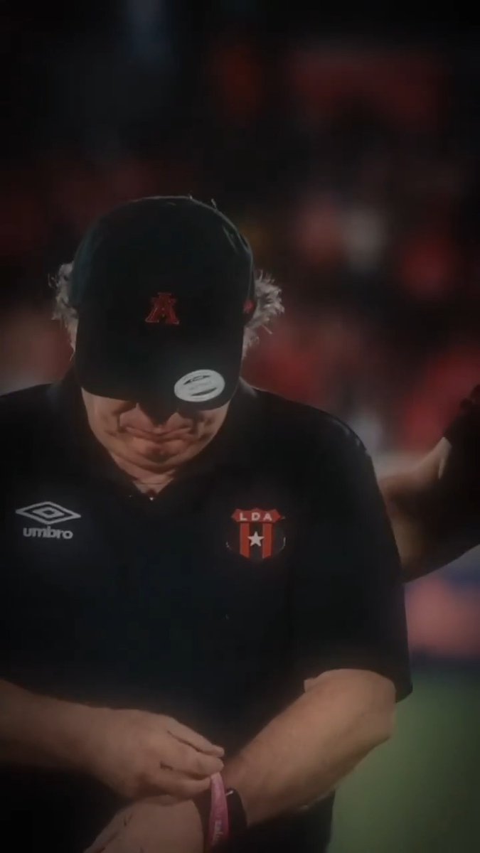 Me niego a creer que sea verdad, dígamelo mi amor, dígame si usted se va a ir 💔