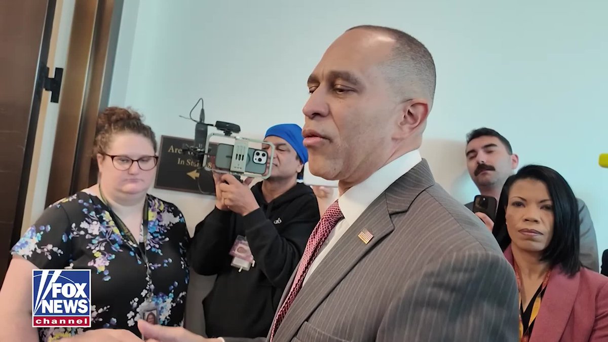 HAKEEM JEFFRIES: "Ron DeSantis is putting his own congressional delegation in jeopardy." "All of them, as I understand it, can't stand the charismatically challenged, lame-duck governor of Florida."