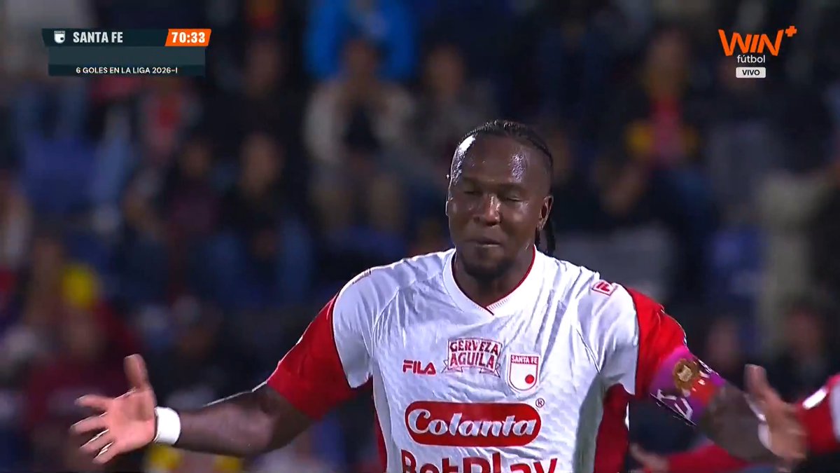 🦁⚽🔥¡SIEMPRE APARECE ÉL! Hugo Rodallega remató de media distancia y marcó el 2 a 0 de Santa Fe ante Pasto. 📺Disfruta de #LALIGAxWIN en nuestra señal de Win, Win+Fútbol y