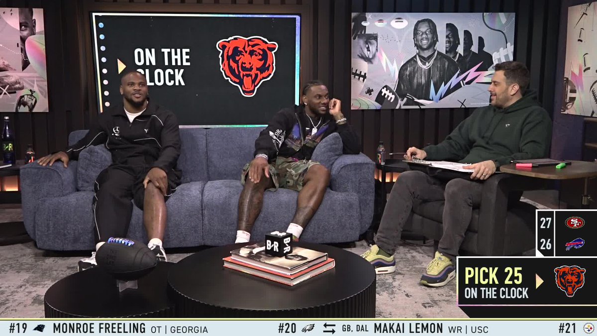 Caleb Downs was getting all the Dallas food recs from Micah and Malik 🤣🍽️