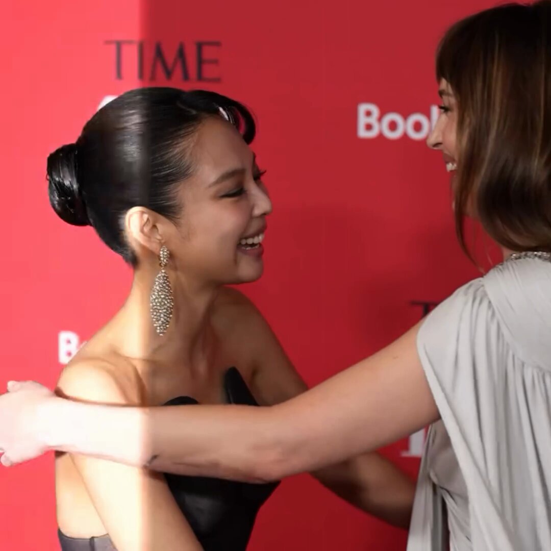 jennie and dakota johnson