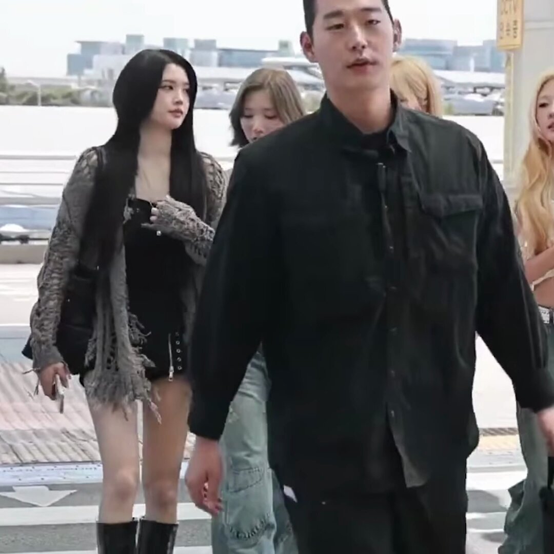 아니 연하 이미 팔짱 꼇는데 뺏은거라고? 장난하나............ 1.0염천커플 에바네
