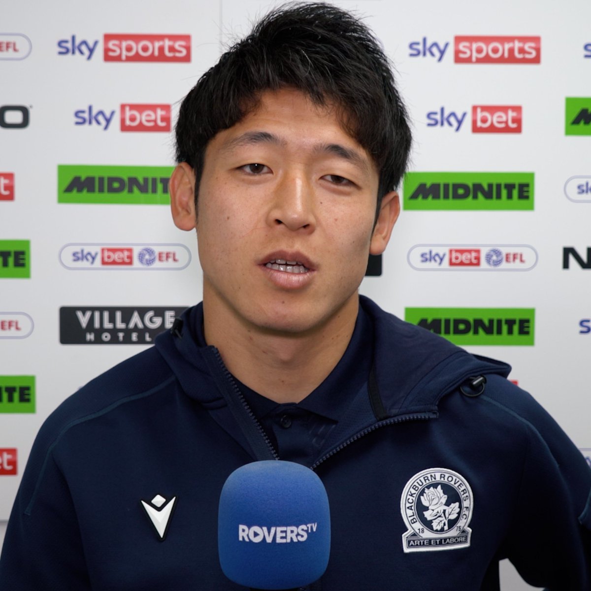 🗣️ "𝙄'𝙢 𝙨𝙤 𝙜𝙧𝙖𝙩𝙚𝙛𝙪𝙡 𝙛𝙤𝙧 𝙩𝙝𝙚 𝙨𝙪𝙥𝙥𝙤𝙧𝙩𝙚𝙧𝙨" 🇯🇵 Yuki Ohashi on his Bramall Lane brace that secured safety. #SHUvROV | #Rovers 🔵⚪️