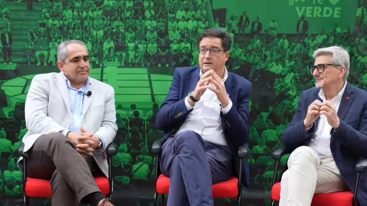Si hoy España es lo que es, uno de los países más avanzados del mundo, de las mejores democracias y economías es gracias a millones de andaluces y andaluzas que durante 40 años han hecho posibles gobiernos socialistas. Desde Álora, os pido que lo volvamos a hacer con María Jesús Montero