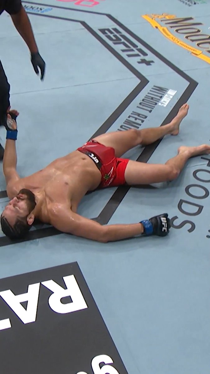🔙 Il y a 5 ans jour pour jour, Kamaru Usman éteignait Jorge Masvidal. 👊 L’un des KO les plus iconiques de l’UFC ! 🤩